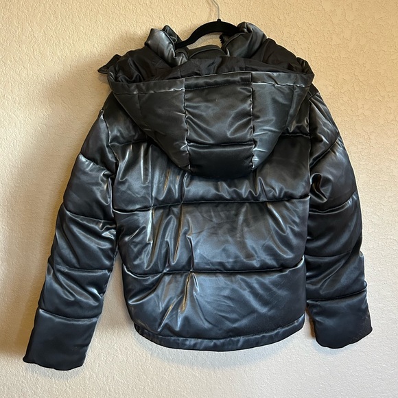 Forever 21 Shiny/Metallic Black Quilted Puffer Coat, Detachable Hood - Picture 4 of 7